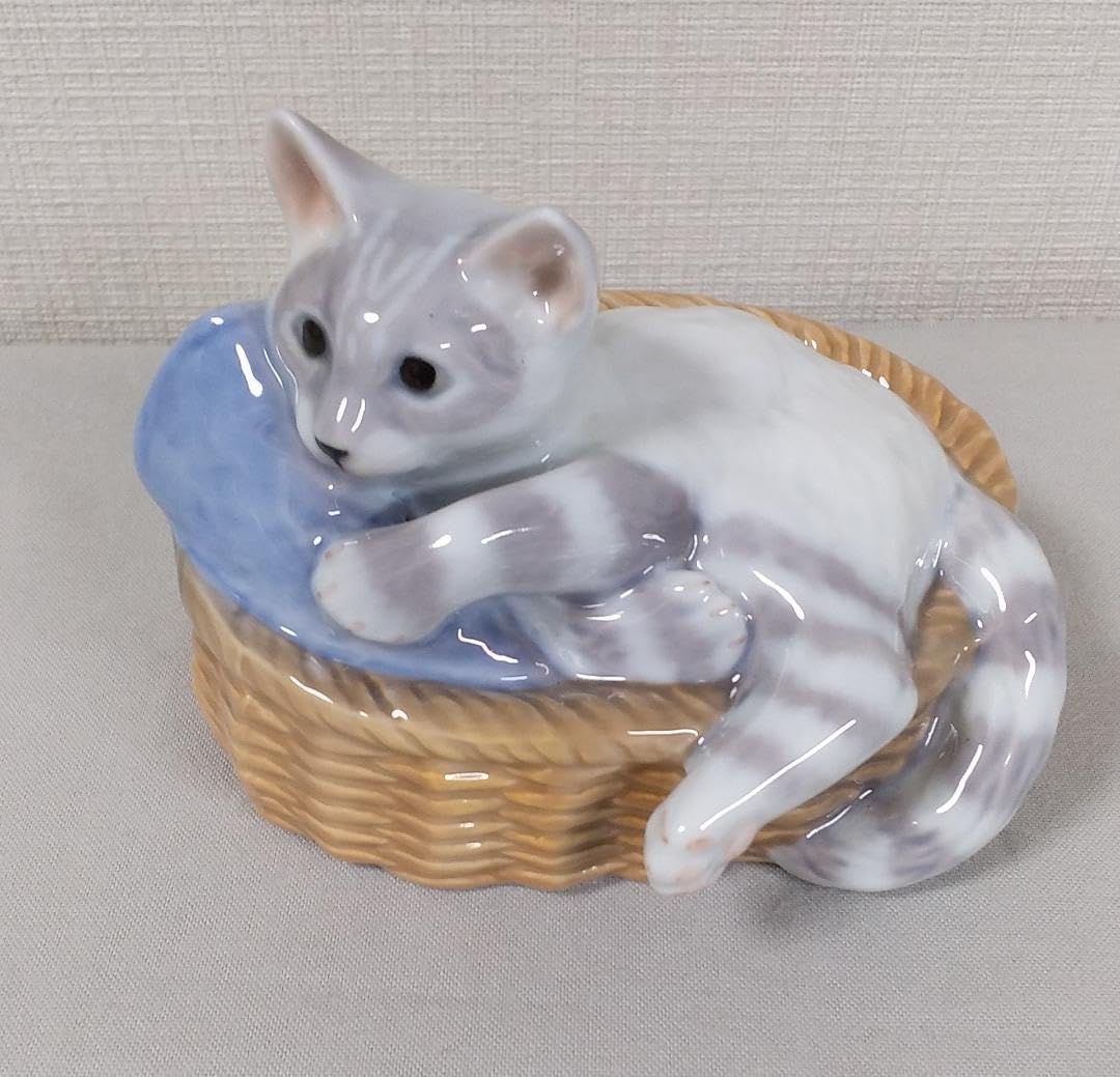 ロイヤルコペンハーゲン　イヤーフィギュリン　2010年　Kitty ロイヤルコペンハーゲン 猫 2010年 フュギリン